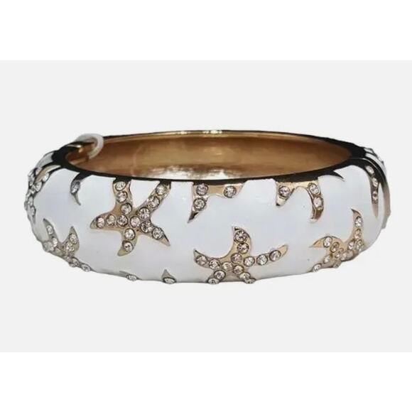 TOMMY BAHAMA GOLD PLATED
WHITE PAVE RHINESTONE STARFISH
BRACELET NWT - Picture 2 of 10